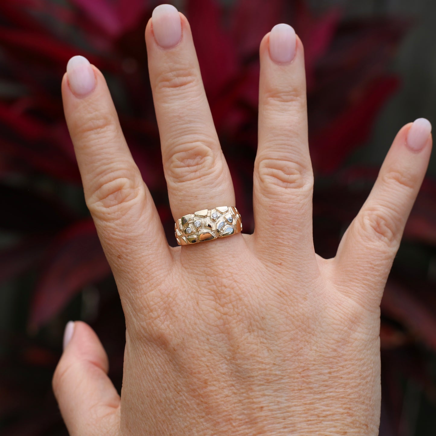 Mid Century Inspired Cobblestone and Diamond Ring, 9ct yellow gold, size R or just bigger than 8.5