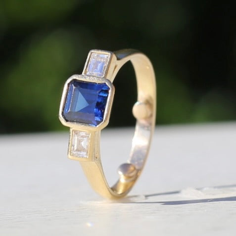 Bezel Set Sapphire and Diamond Trilogy Ring, 18ct Yellow Gold, size S or 9 (with arthritis balls)