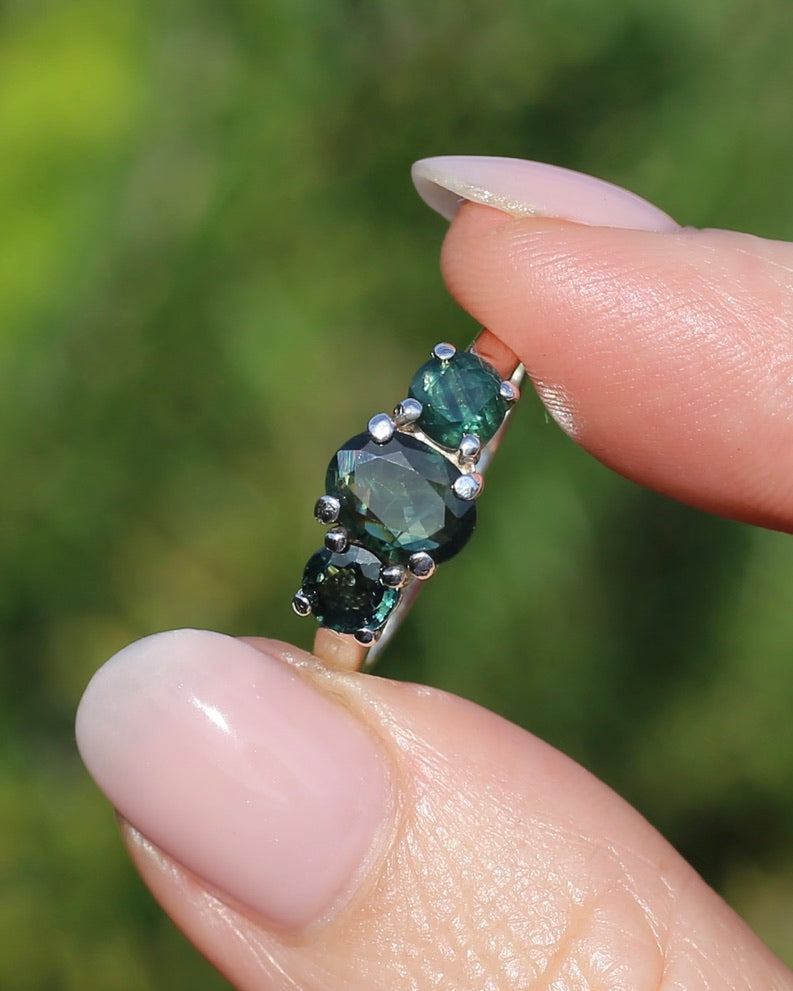 2.38ct Australian Sapphire Trilogy, Sterling Silver, size N1/2 or 7, 3.6g