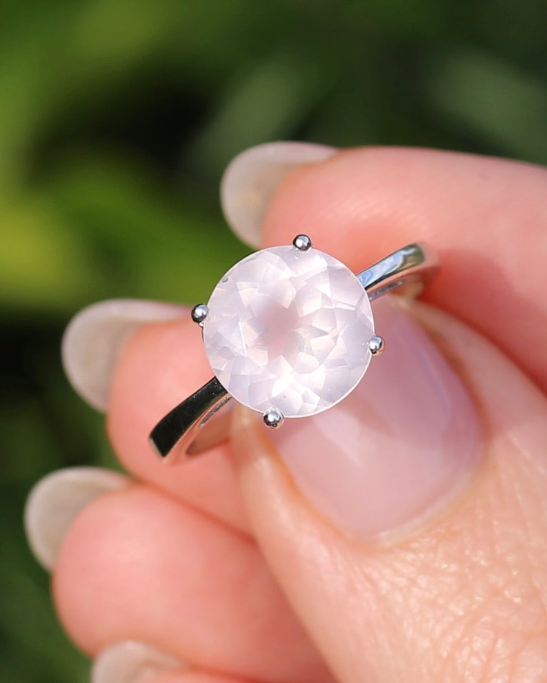 3.7ct Rose Quartz (10mm) Solitaire Ring, Sterling Silver, size O or 7.25, 3.57g