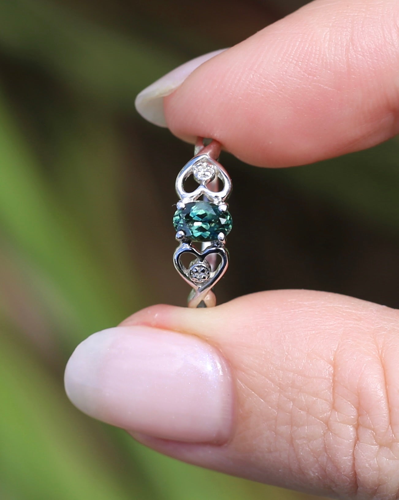 0.7ct Natural Green Parti Sapphire with tiny Diamond Set Heart Shoulders, 9ct White Gold, size K or 5.25, 1.27g