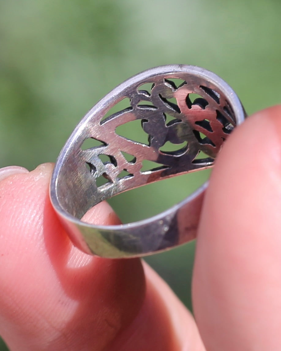 Hand Carved Flat Swirl J Ring, Sterling Silver, size R or 8.5 - fits more like a Q1/2 due to width, 3.78g