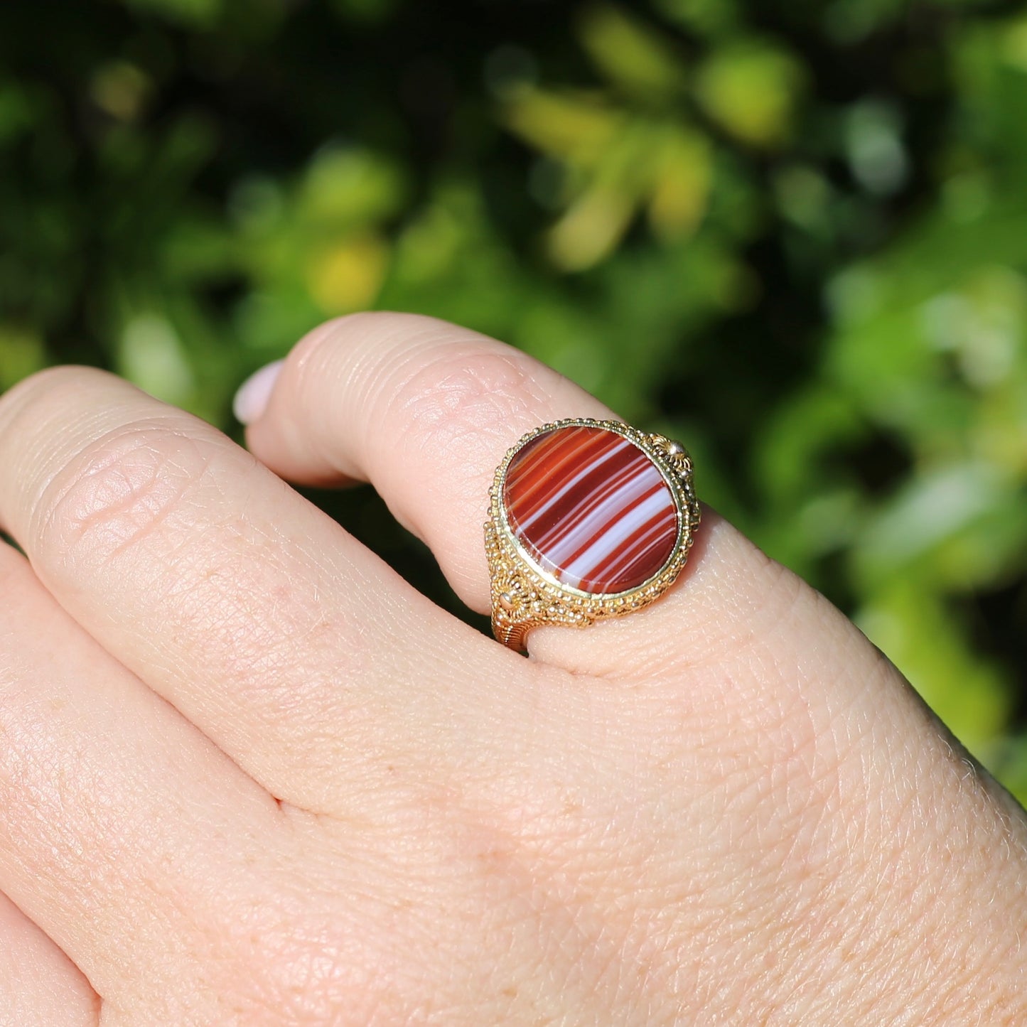 Mid Century Banded Agate in the Elaborate Scroll Detailed Floral Ring, 14ct Yellow Gold, size K1/2 or just under 5.5