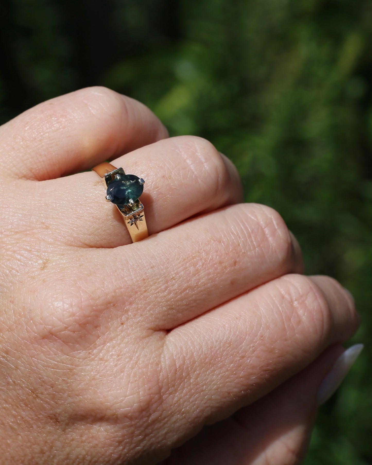 Circa 1970s 1.2ct Oval Australian Parti Sapphire Ring with Star Set Diamond Side Stones, 9ct Yellow Gold, size R1/2 or 8.75, 3.28g