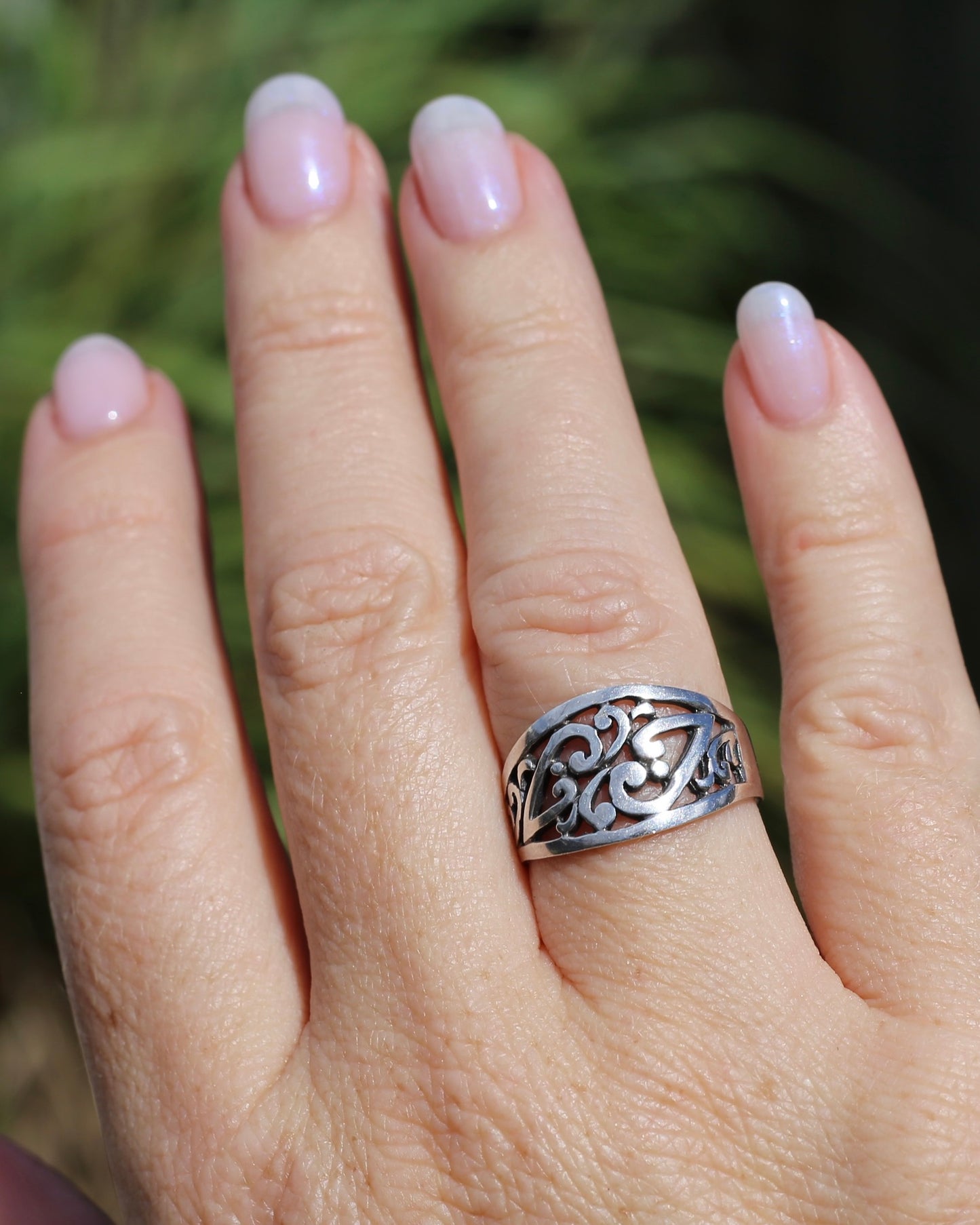 Hand Carved Flat Swirl J Ring, Sterling Silver, size R or 8.5 - fits more like a Q1/2 due to width, 3.78g
