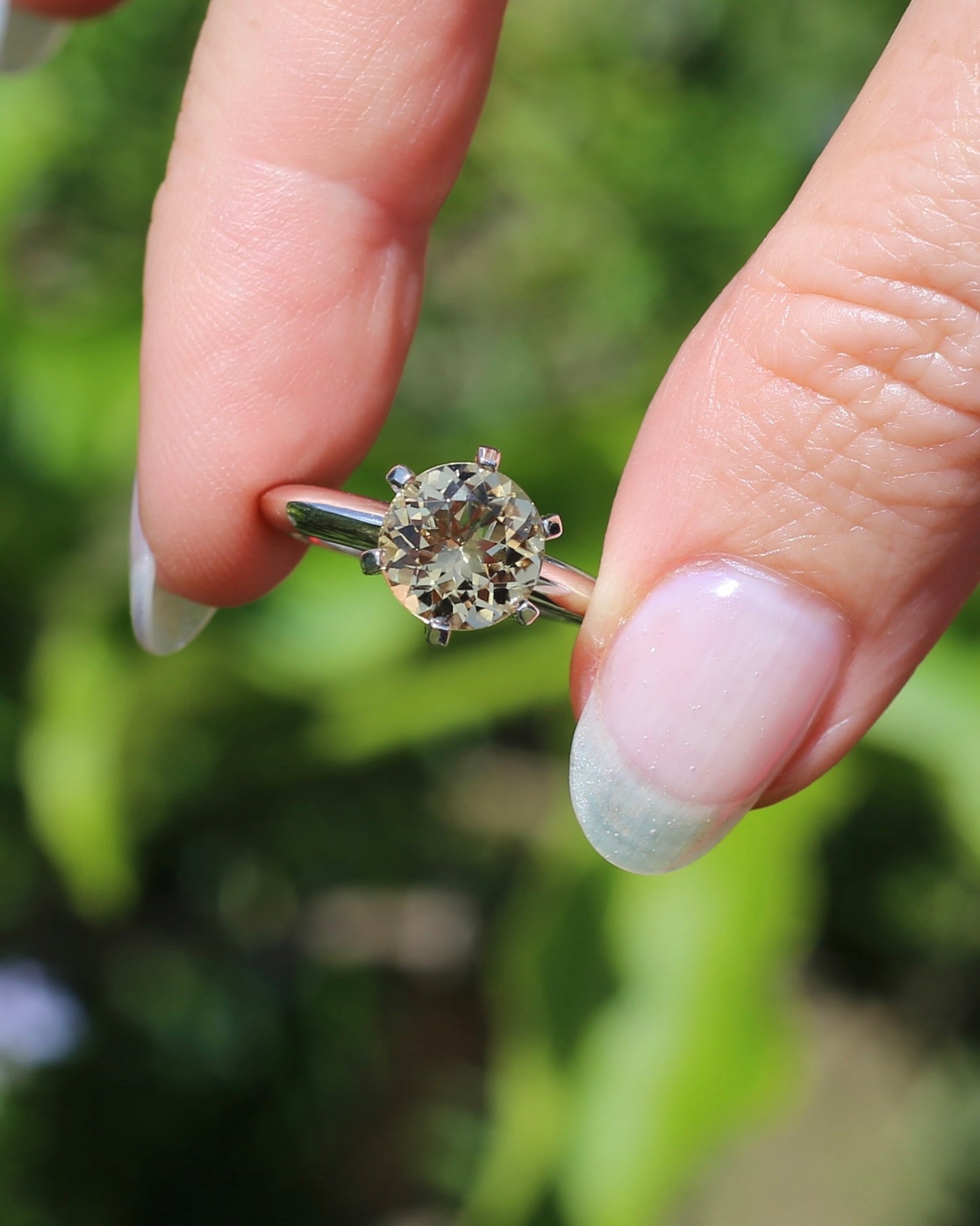 9mm 2.25ct Natural Yellow Beryl, 6 Claw Set, 9ct White Gold, size N1/2 or nearly 7, 3.75g