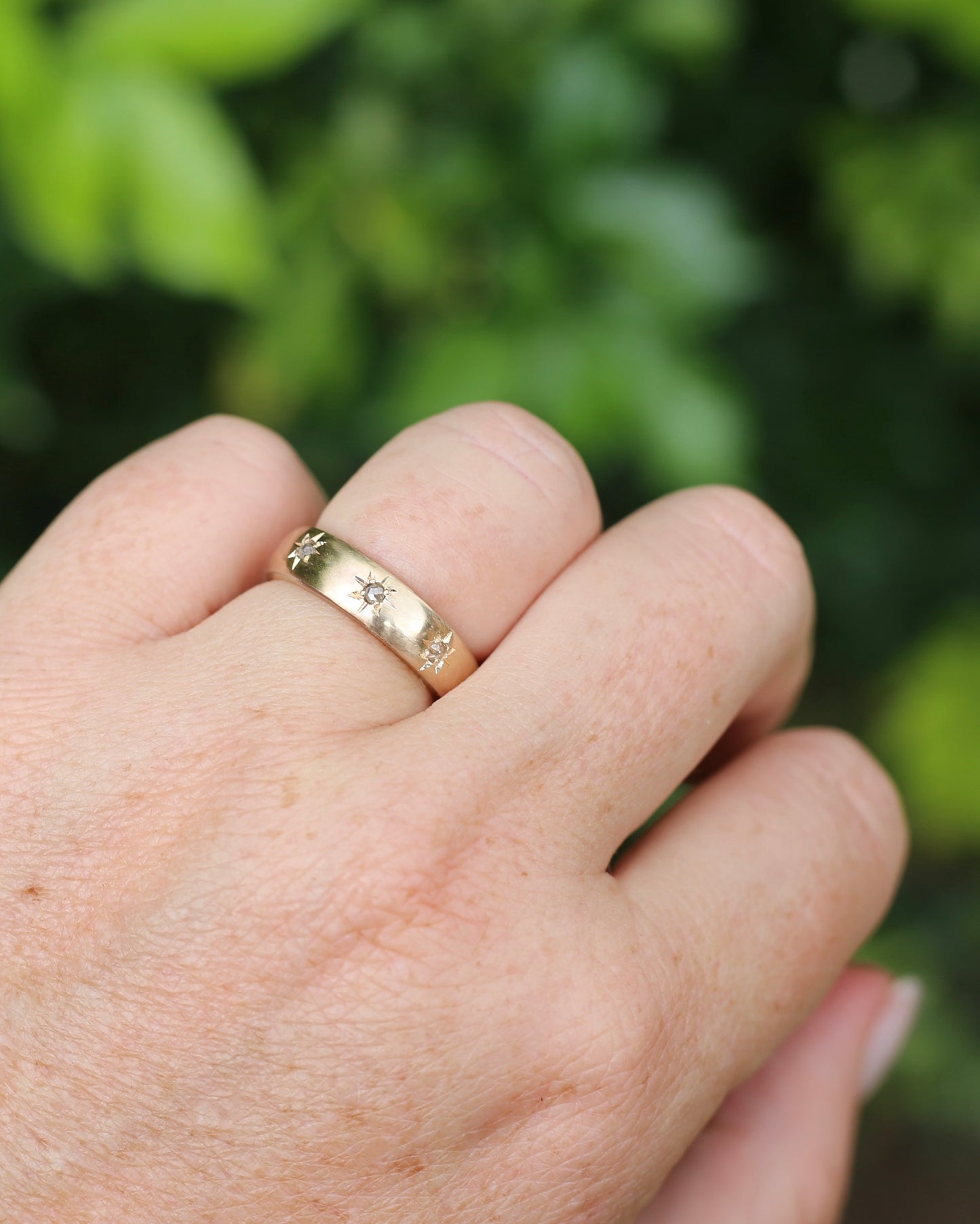 Reclaimed 9ct Yellow Gold Ring Star Set with 3 Rose Cut Diamonds, size O1/2 or 7.25 (fits about N1/2 or 7 due to width and chunk)