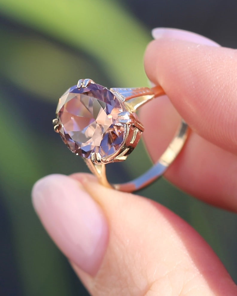ON HOLD 7.9ct Mauve Damask Rose Oval Natural Zircon in Vintage 9ct Double Claw Ring, 9ct Yellow Gold, size M or 6.25, 3.59g