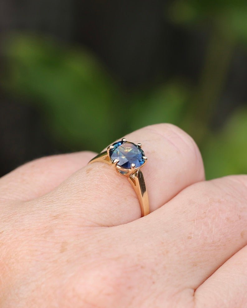 Vintage 2.44ct Blue Parti Ring, 14ct Yellow Gold, size O or 7.25, 2.49g with valuation