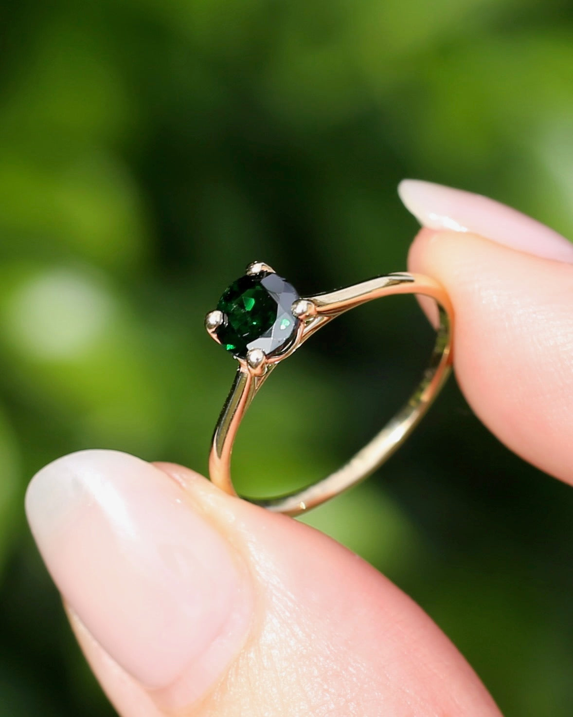 0.72ct Natural Dark Green Tsavorite Garnet, 10ct Yellow Gold, size P or 7.75, 1.53g