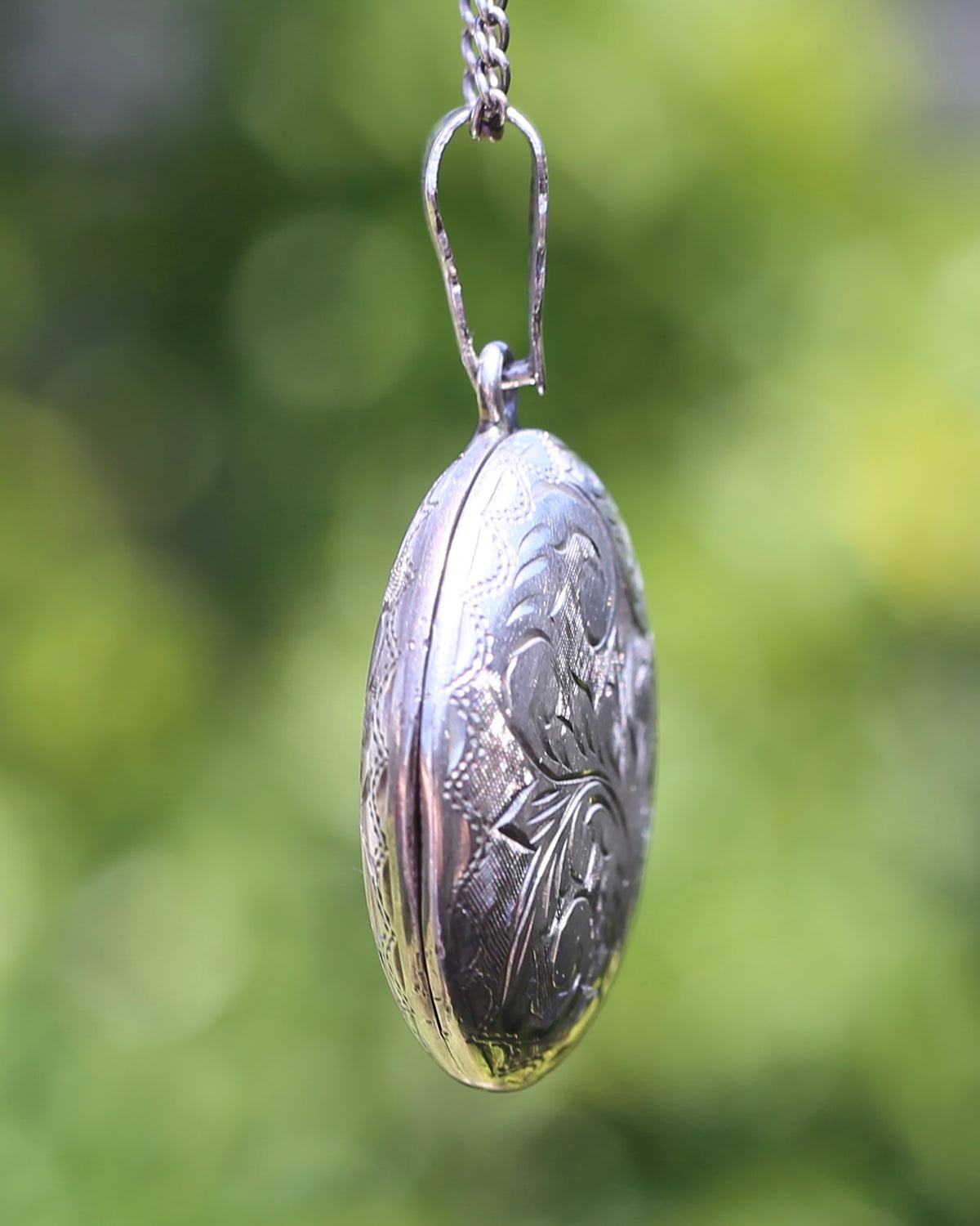Vintage Hand Carved Round Locket, Thailand Sterling Silver, 11.59g, 33.4 x 30mm