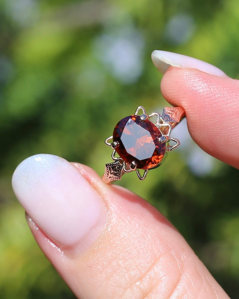 4ct Whisky Zircon in Vintage Old Rosey Gold Ring, 9ct Old Rosey Gold, size M or just over 6, 2.18g