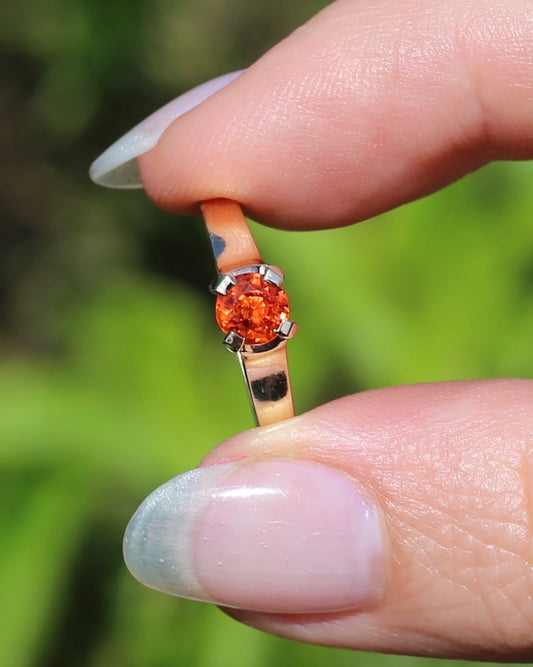 Vintage Natural Orange Sapphire Solitaire, 9ct Yellow Gold, size P or just under 7.75, 1.83g