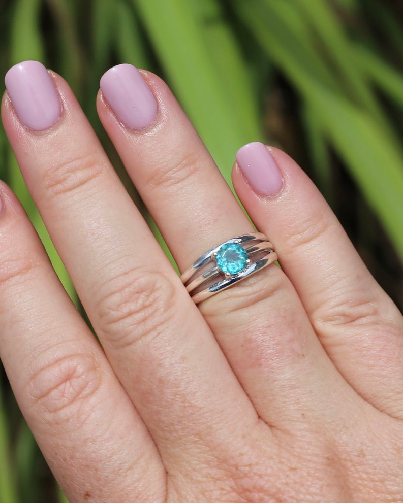 Natural Apatite Ring, Sterling Silver, size N or 6.75 (fits more like L1/2 - M or 6 due to width), 4.65g