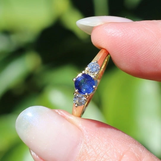 Bright Blue Natural Sapphire and Diamond Trilogy Ring, 18ct Yellow Gold, size K or 5.5