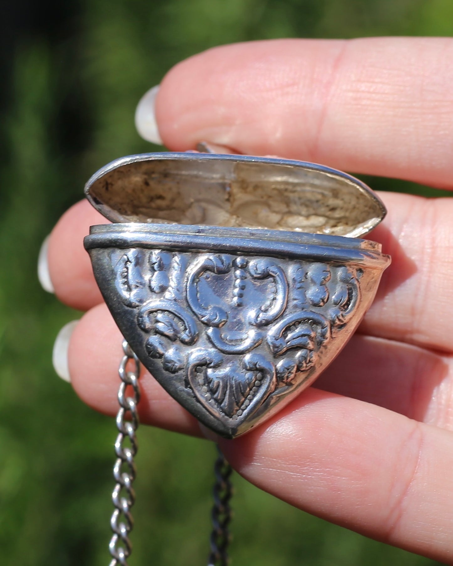 Vintage Heart Shaped Repousse Sterling Silver Vinaigrette Pendant, 12.0g