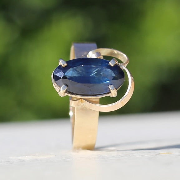 1980s 4ct Australian Parti Sapphire Retro Ring, 9ct Yellow Gold, size X or 11.5 (easily sizeable) with valuation