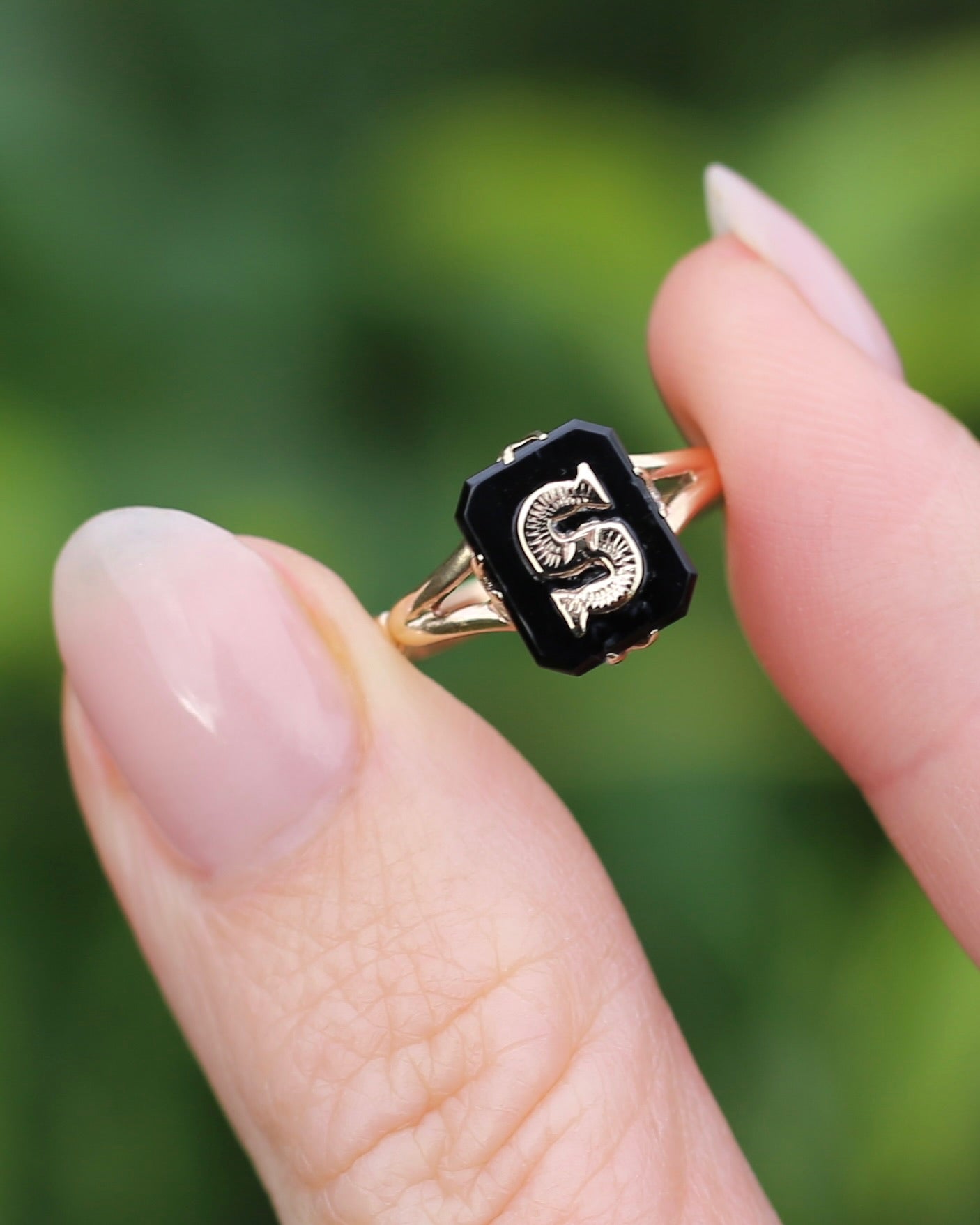 "S" Vintage Onyx and 9ct Yellow Gold Signet Ring, 9ct Yellow Gold, size 8 or P1/2