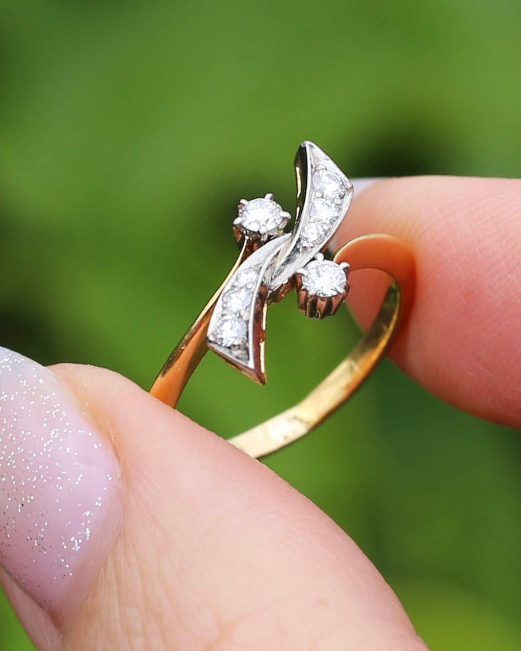 Antique Circa 1910 "Belle Epoque Toi et Moi" Asymmetric Diamond Bow Ring, 18ct Yellow Gold and Platinum, size L1/2 or 6, 3.62g